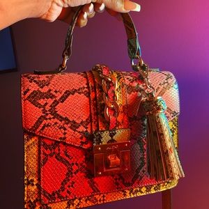 New Aldo bag only worn twice (2 straps)